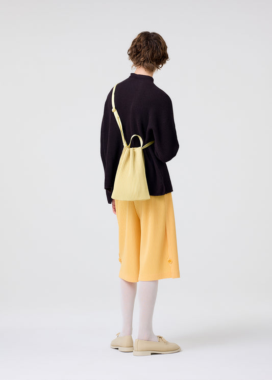 DRAWSTRING PLEATS BAG、バッグ&財布_ショルダーバッグ、着用画像1