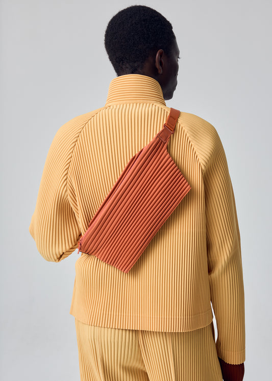 PLEATS SLIM BAG、バッグ&財布_ショルダーバッグ、着用画像1