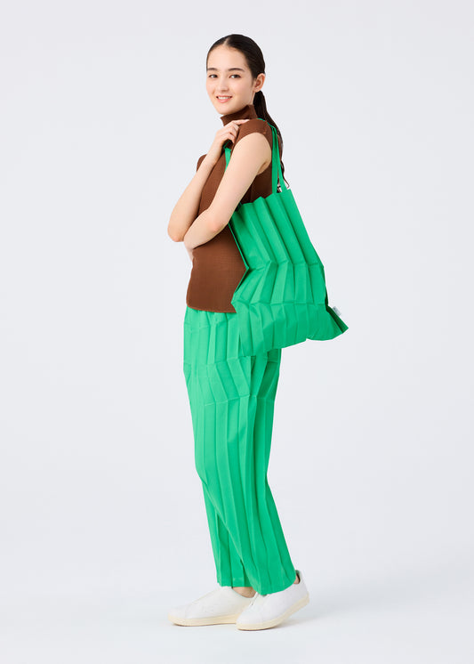 ZIG ZAG PLEATS BAG、バッグ&財布_トートバッグ、着用画像1