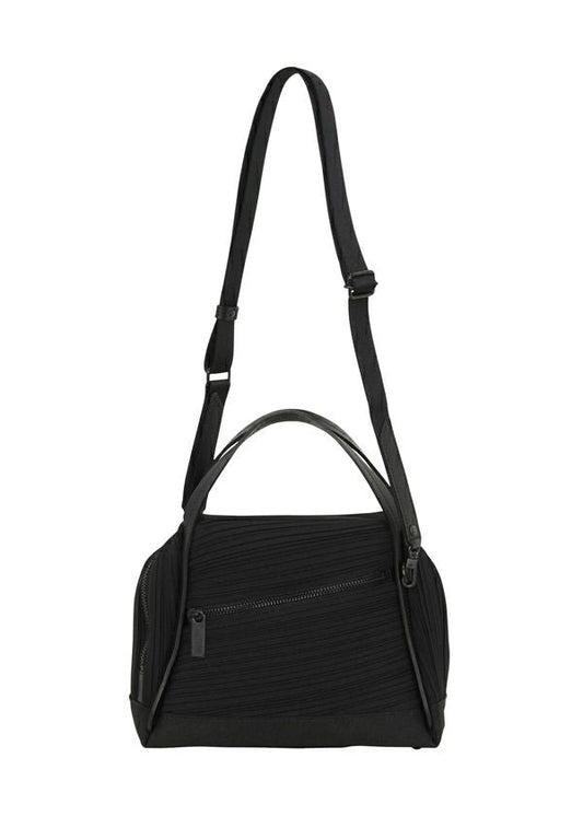BIAS PLEATS BAG、バッグ&財布_ハンドバッグ、ブラック