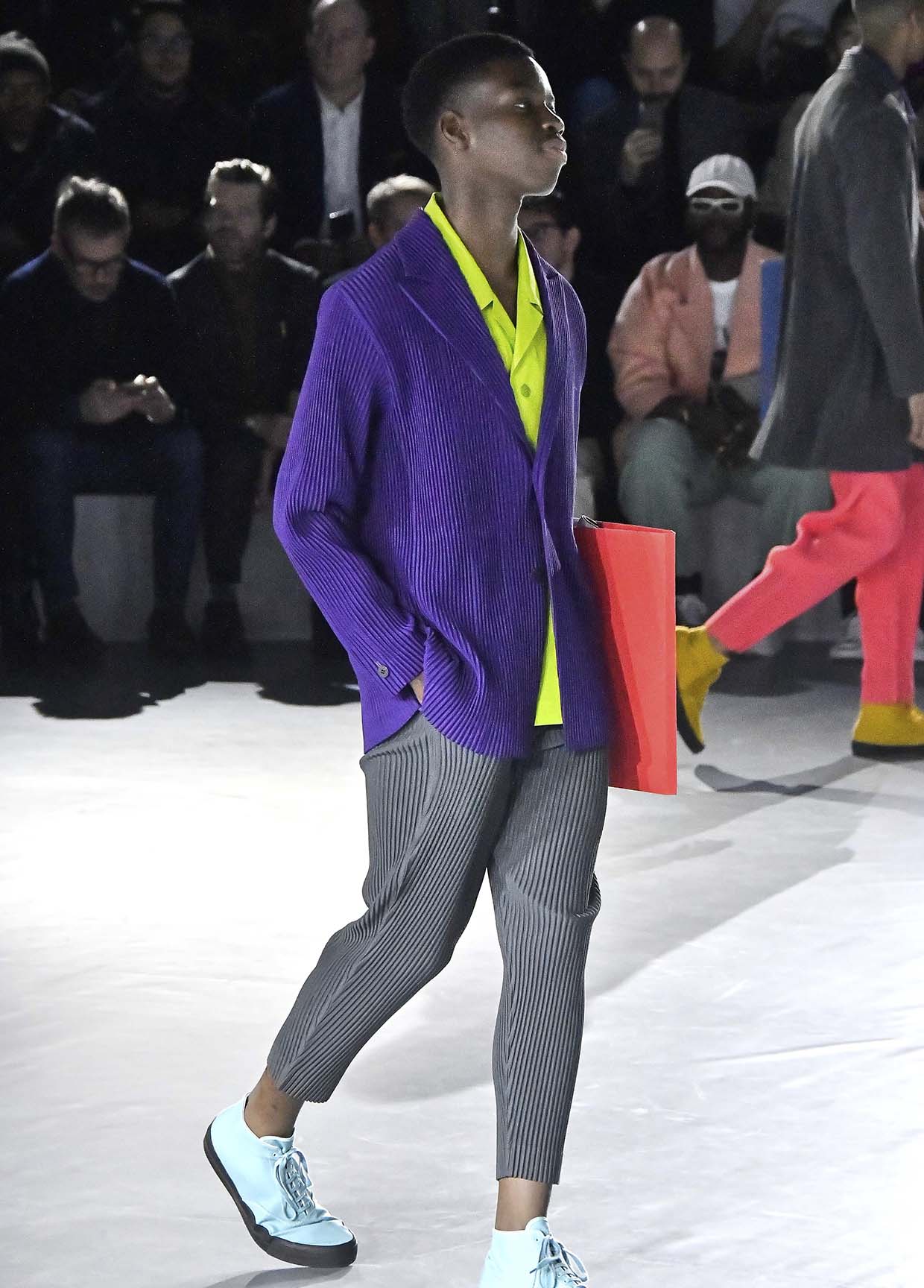 HOMME PLISSÉ ISSEY MIYAKE AUTUMN WINTER 20/21 コレクション01