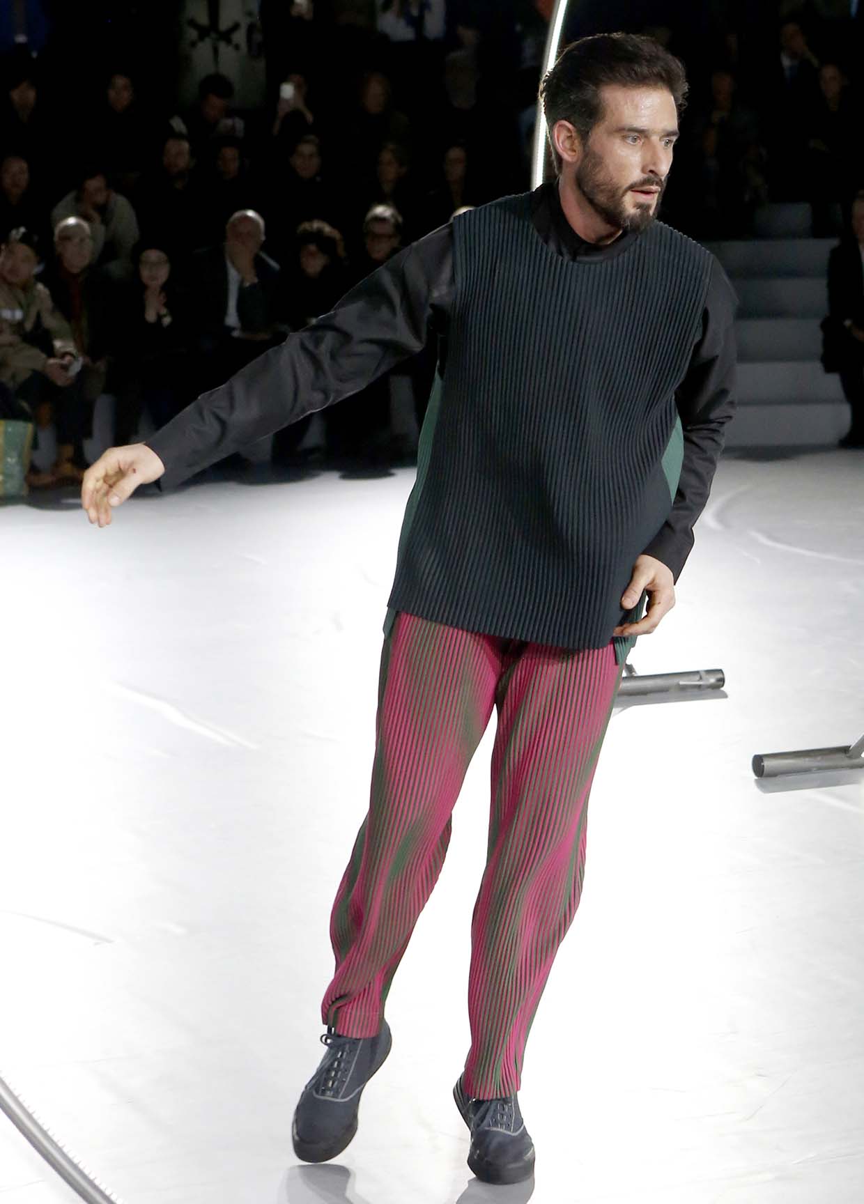 HOMME PLISSÉ ISSEY MIYAKE AUTUMN WINTER 20/21 コレクション28