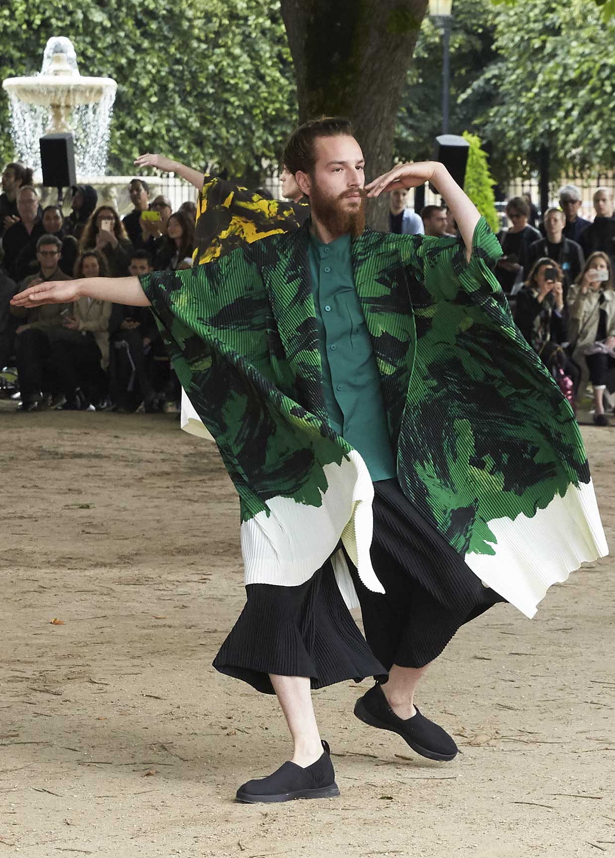 HOMME PLISSÉ ISSEY MIYAKE SPRING SUMMER 2020 コレクション 28