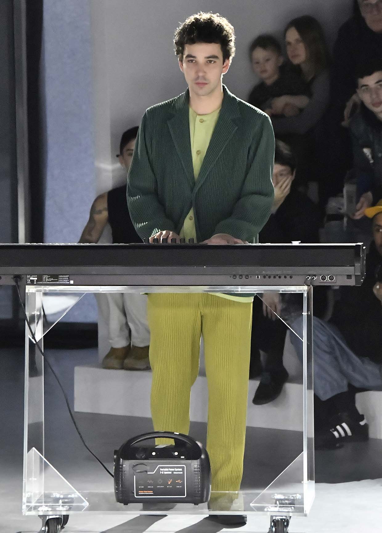 HOMME PLISSÉ ISSEY MIYAKE AUTUMN WINTER 20/21 コレクション36