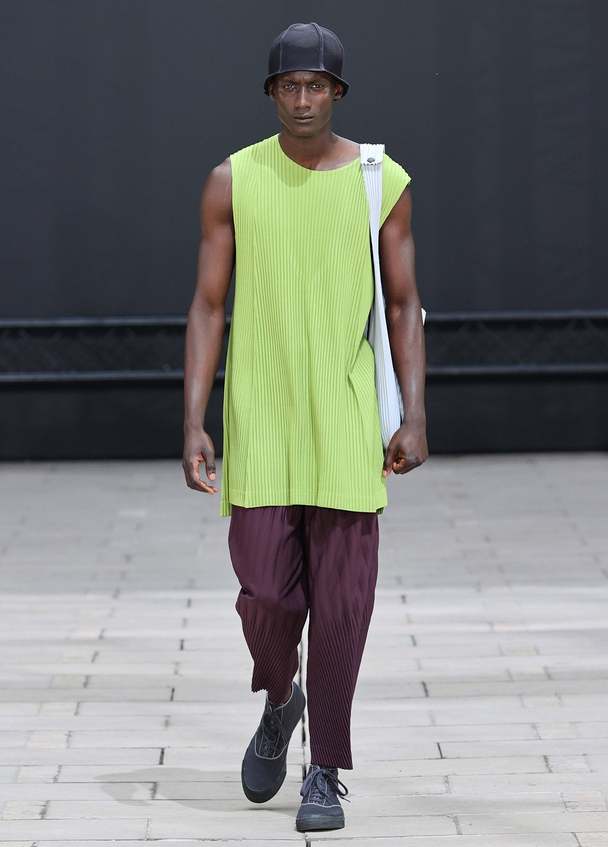 HOMME PLISSÉ ISSEY MIYAKE SPRING SUMMER 2023 コレクション08