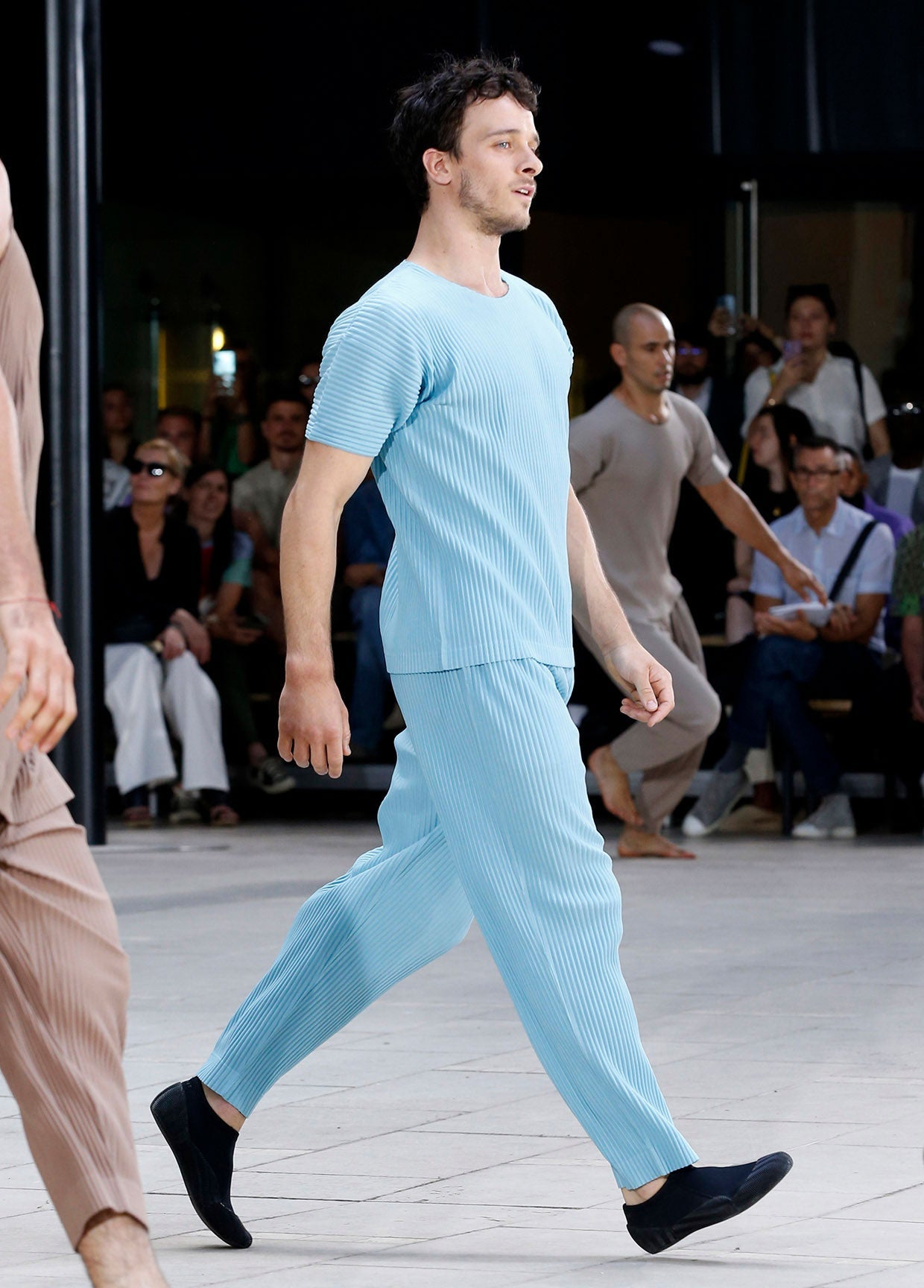 HOMME PLISSÉ ISSEY MIYAKE SPRING SUMMER 2023 コレクション15