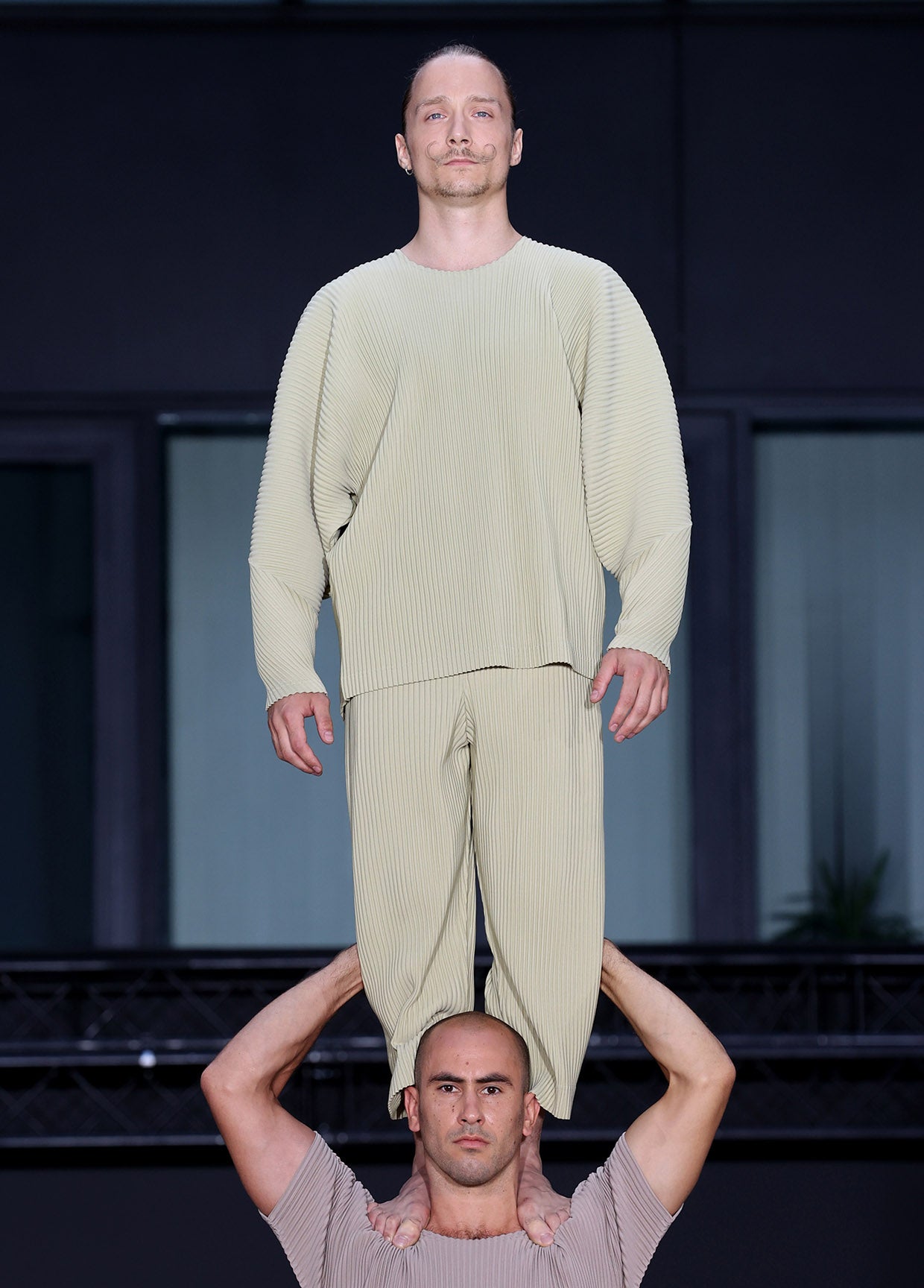 HOMME PLISSÉ ISSEY MIYAKE SPRING SUMMER 2023 コレクション16