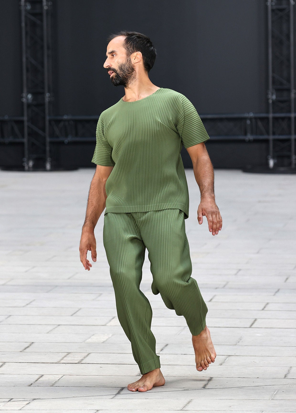 HOMME PLISSÉ ISSEY MIYAKE SPRING SUMMER 2023 コレクション17