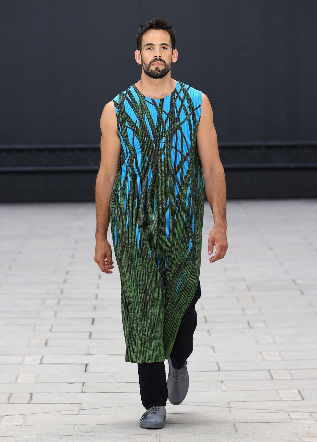 HOMME PLISSÉ ISSEY MIYAKE SPRING SUMMER 2023 コレクション32