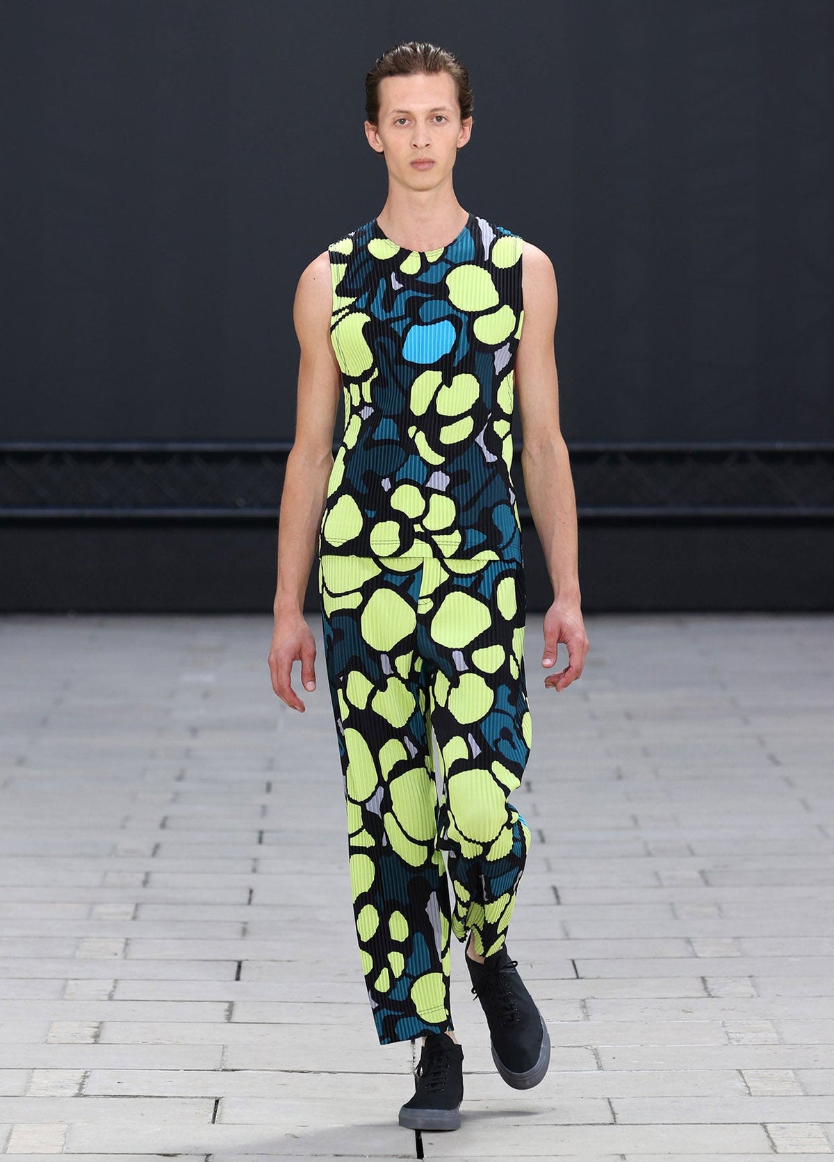 HOMME PLISSÉ ISSEY MIYAKE SPRING SUMMER 2023 コレクション33