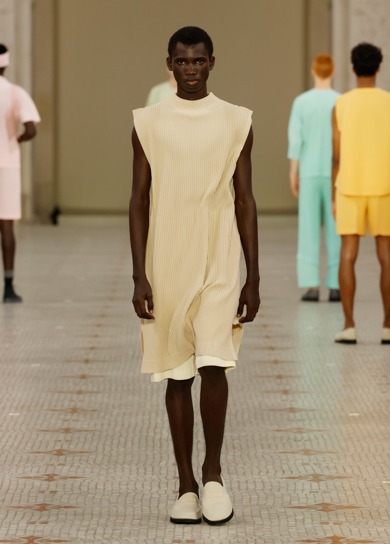 HOMME PLISSÉ ISSEY MIYAKE SPRING SUMMER 2024 コレクション 01