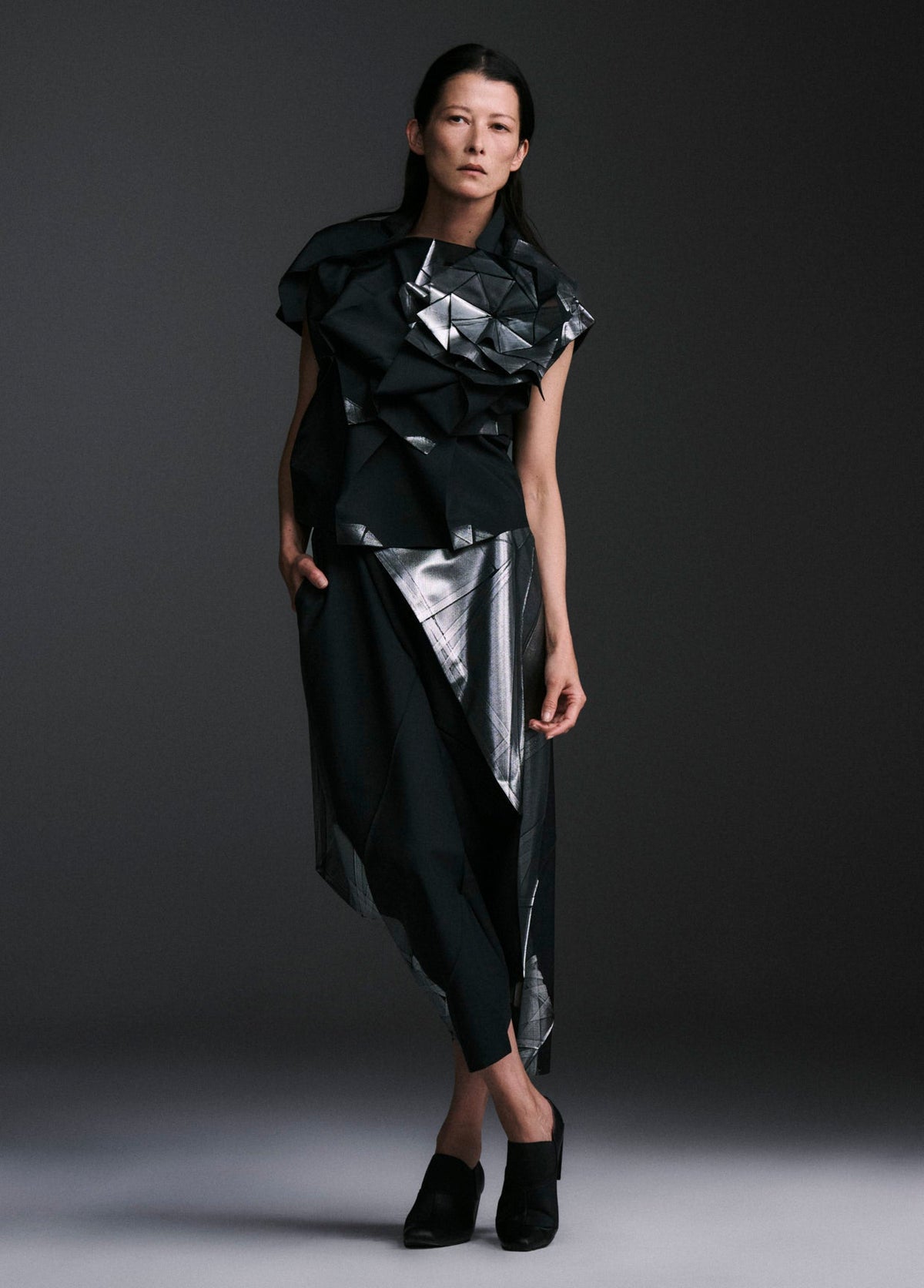 132 5. ISSEY MIYAKE LOOK 12