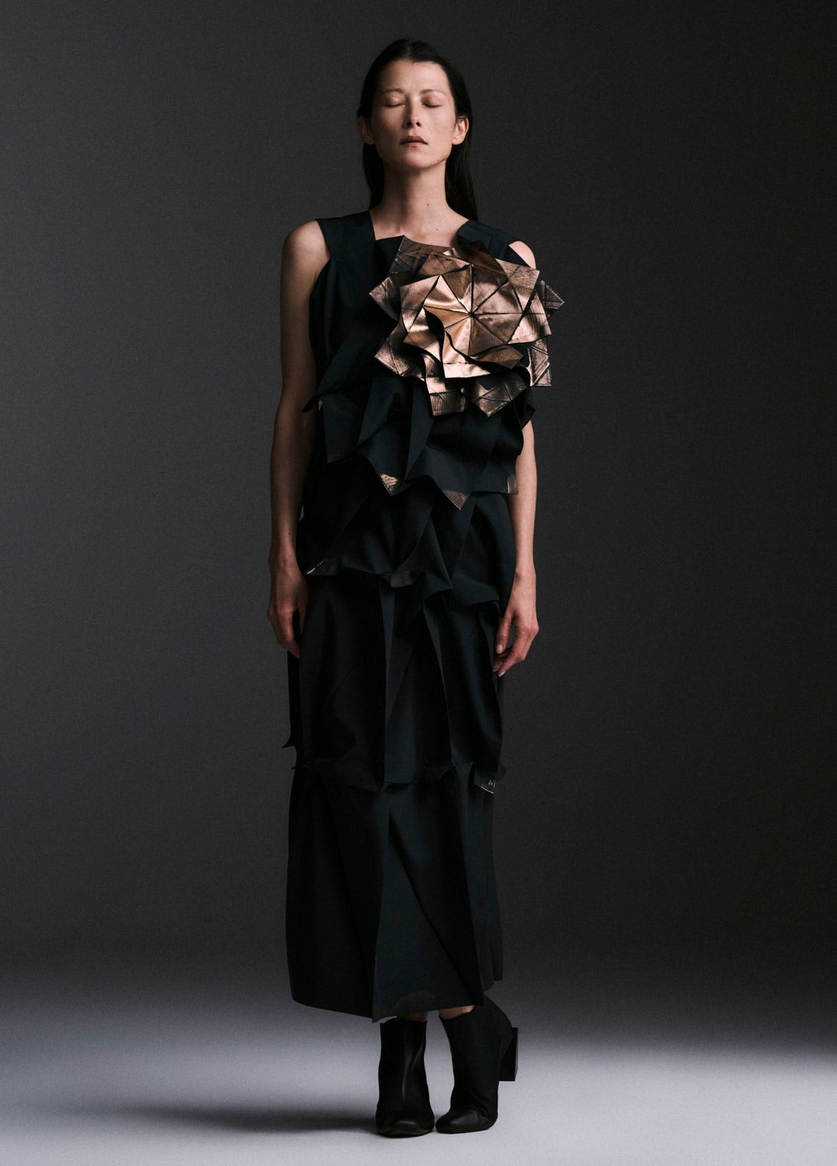 132 5. ISSEY MIYAKE LOOK 14