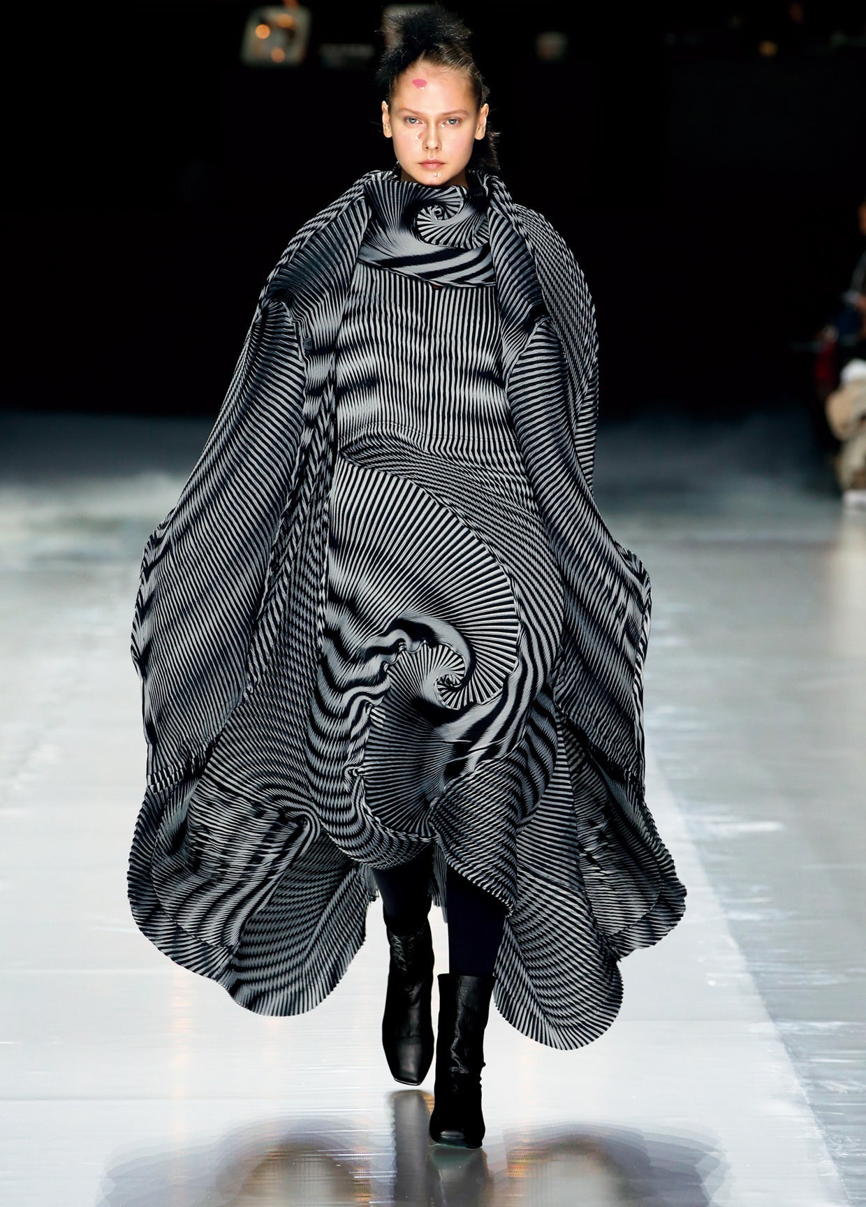 ISSEY MIYAKE AUTUMN WINTER 2016 コレクション38