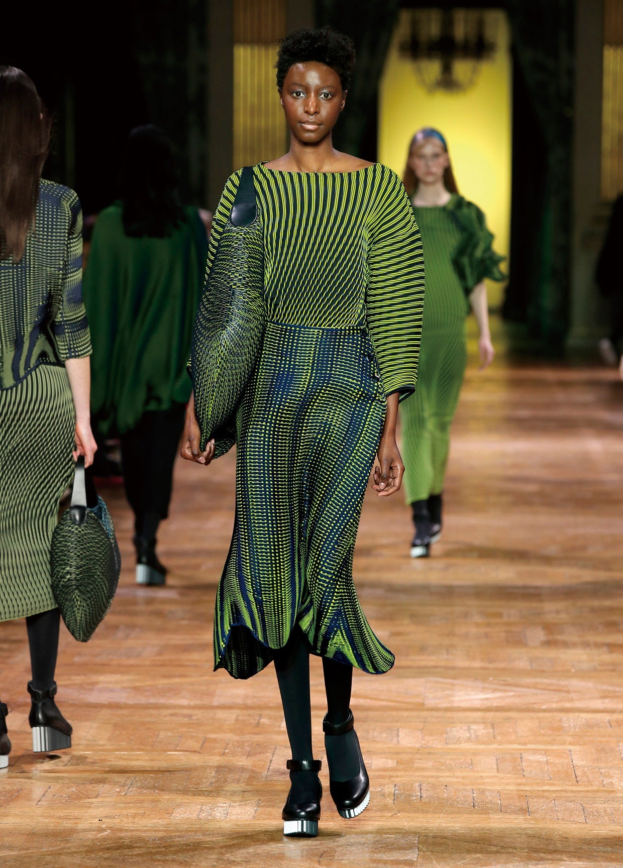 ISSEY MIYAKE AUTUMN WINTER 2017 コレクション24