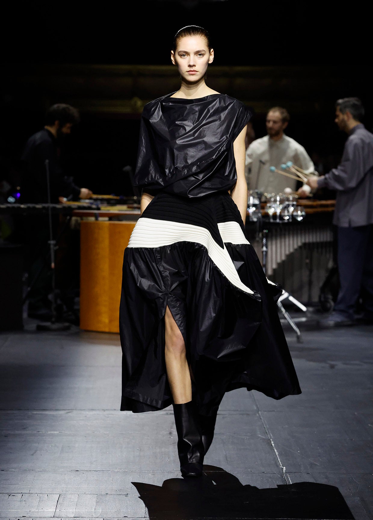 ISSEY MIYAKE AUTUMN WINTER 2023/24 コレクション 05