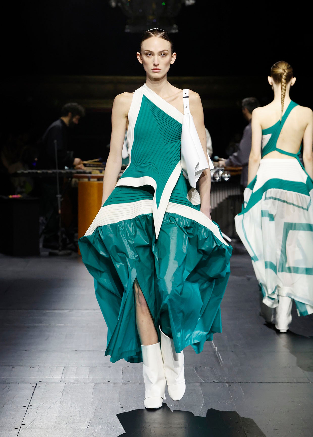 ISSEY MIYAKE AUTUMN WINTER 2023/24 コレクション 13