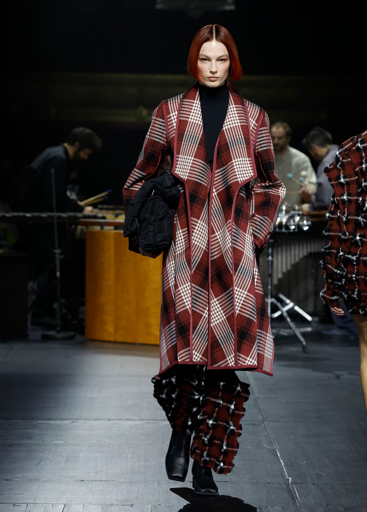 ISSEY MIYAKE AUTUMN WINTER 2023/24 コレクション 20