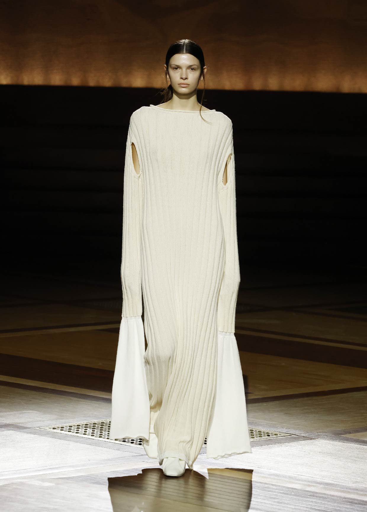 ISSEY MIYAKE AUTUMN WINTER 2024/25 コレクション 12