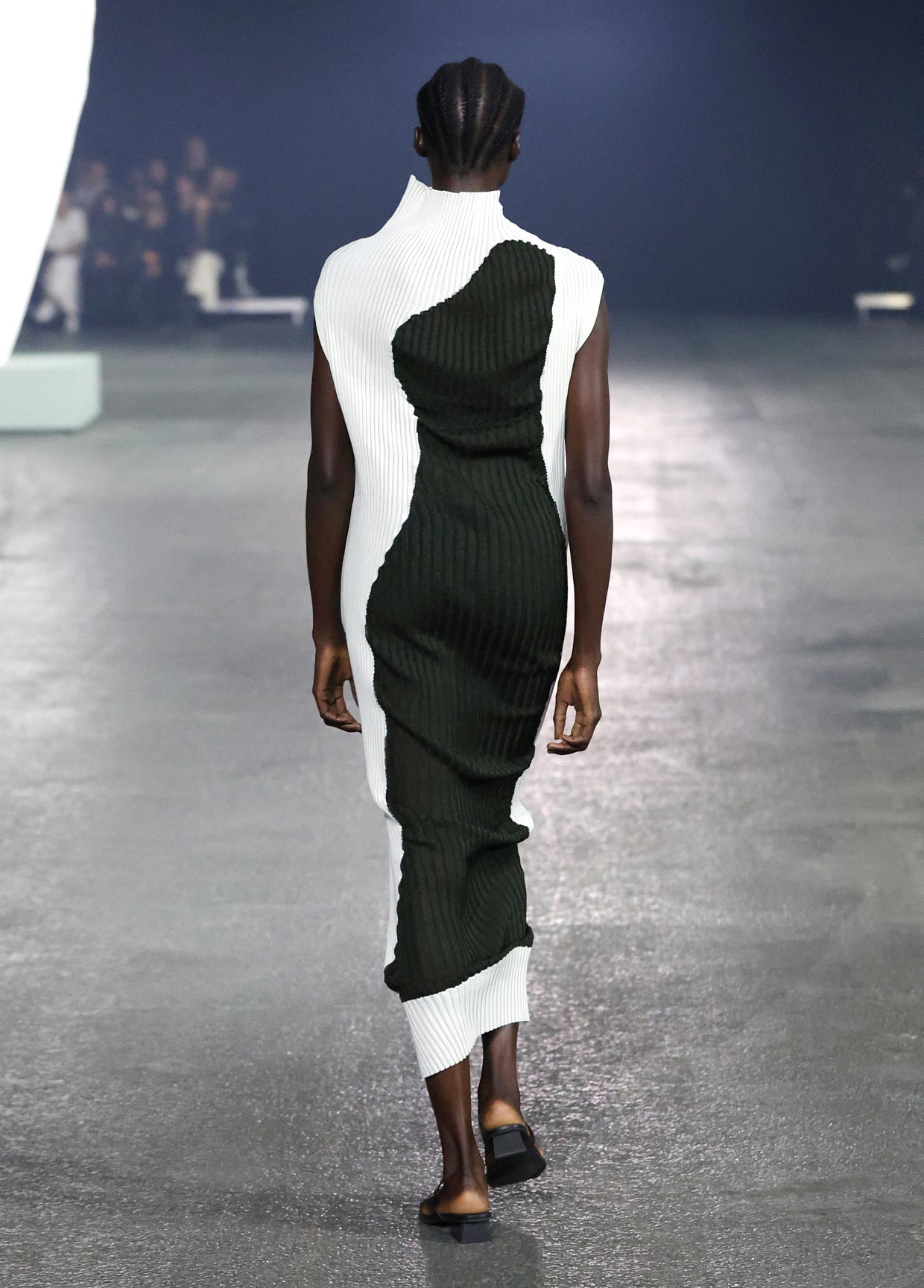 ISSEY MIYAKE SPRING SUMMER 2023 コレクション52