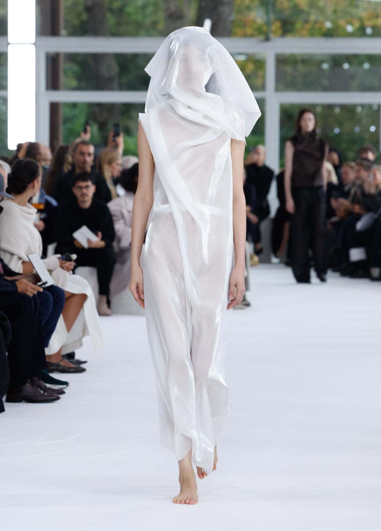 ISSEY MIYAKE SPRING SUMMER 2025 コレクション 02