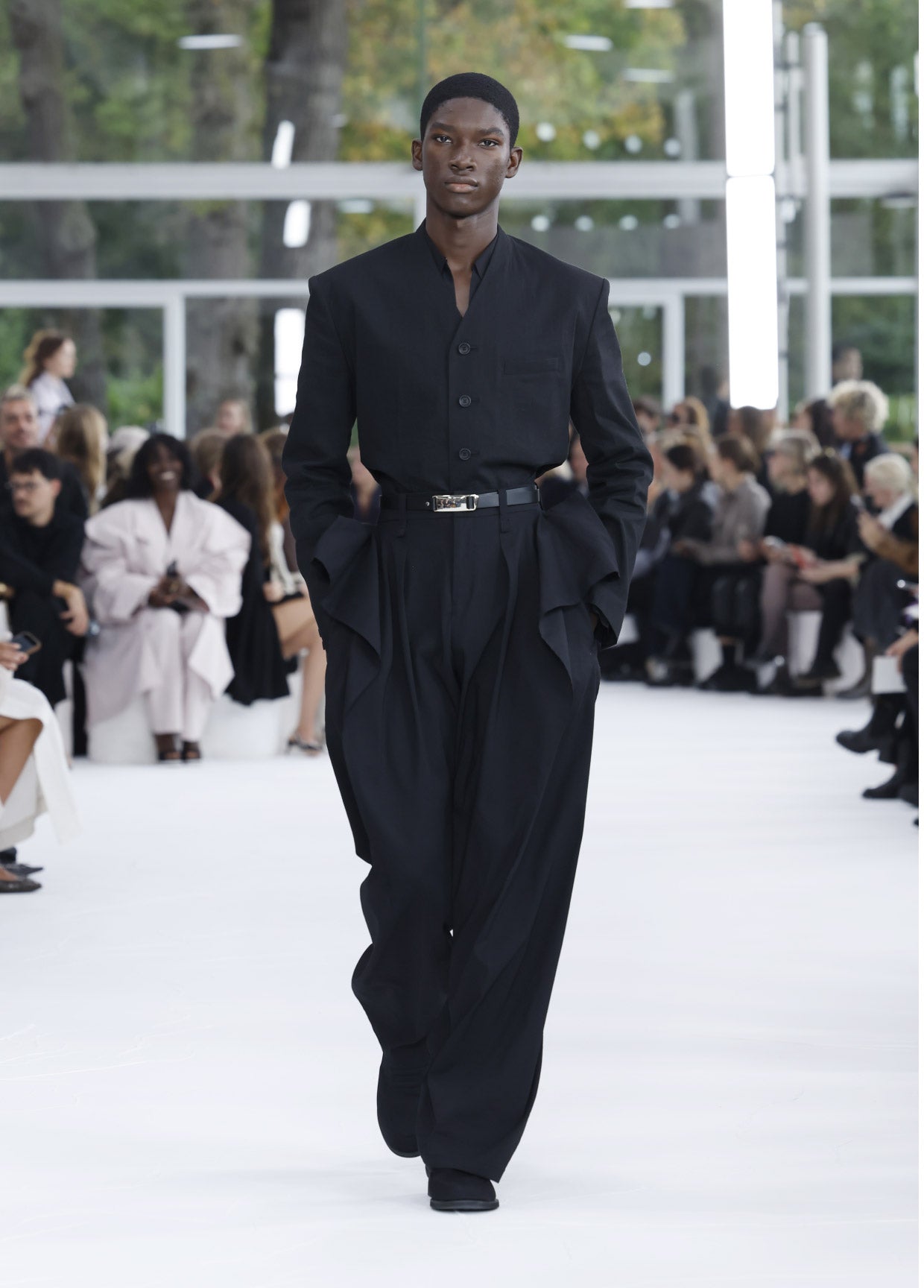 ISSEY MIYAKE SPRING SUMMER 2025 コレクション 16