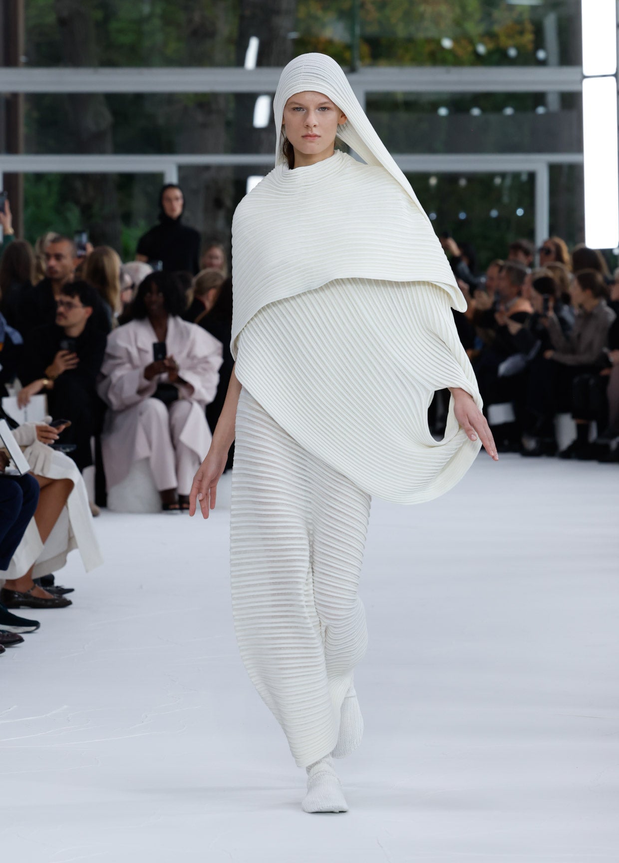 ISSEY MIYAKE SPRING SUMMER 2025 コレクション 24