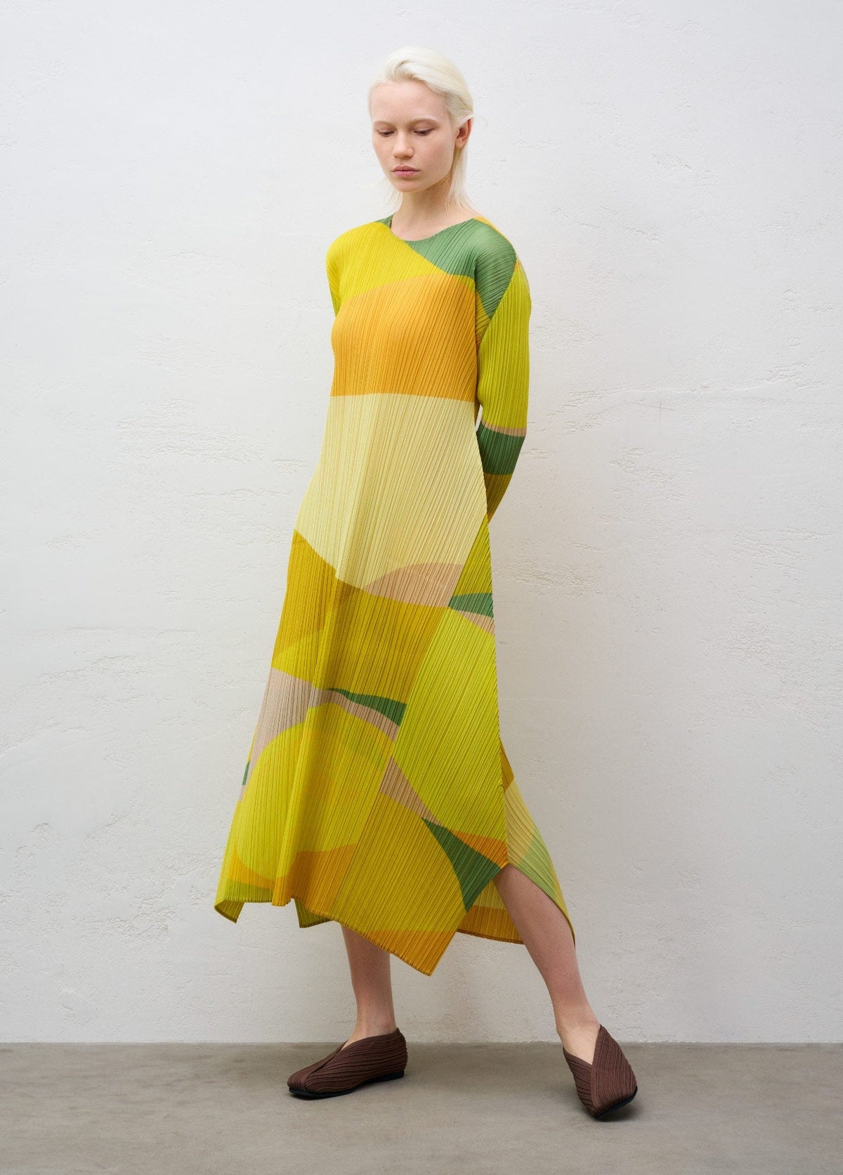 PLEATS PLEASE ISSEY MIYAKE LOOK 30