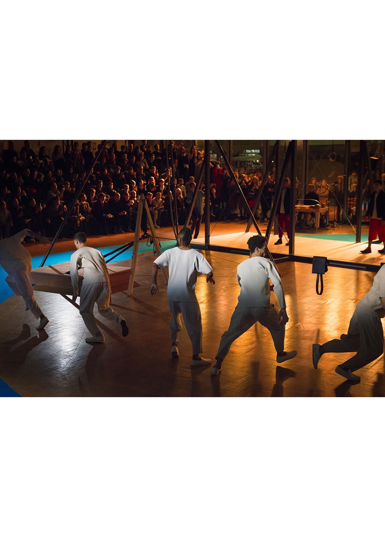 HOMME PLISSÉ ISSEY MIYAKE AUTUMN WINTER 2019/20 コレクション 01