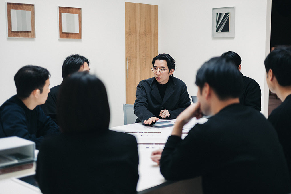 光と影が紡ぐ、未踏の言語