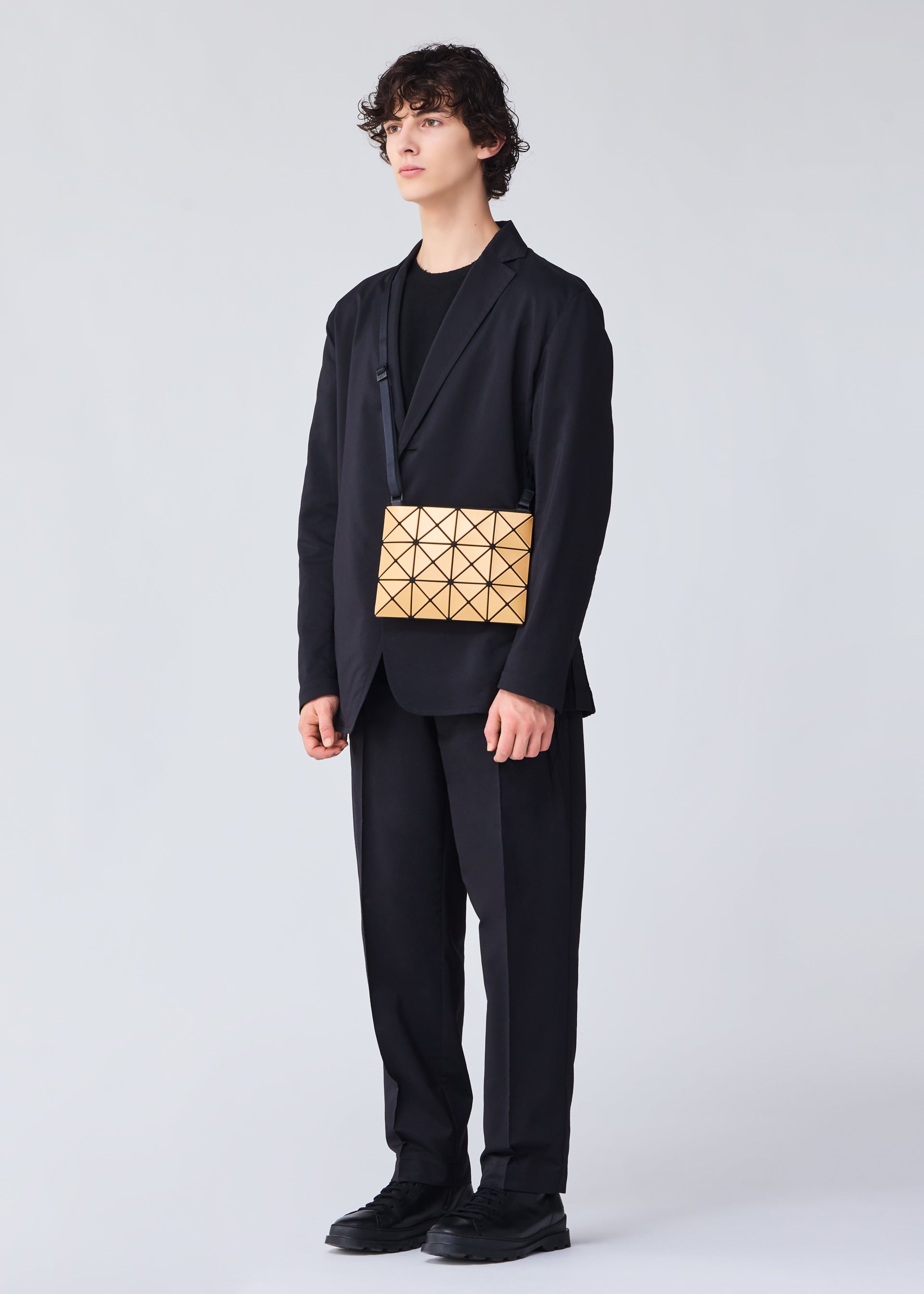 LUCENT METALLIC、バッグ&財布_ショルダーバッグ、着用画像2