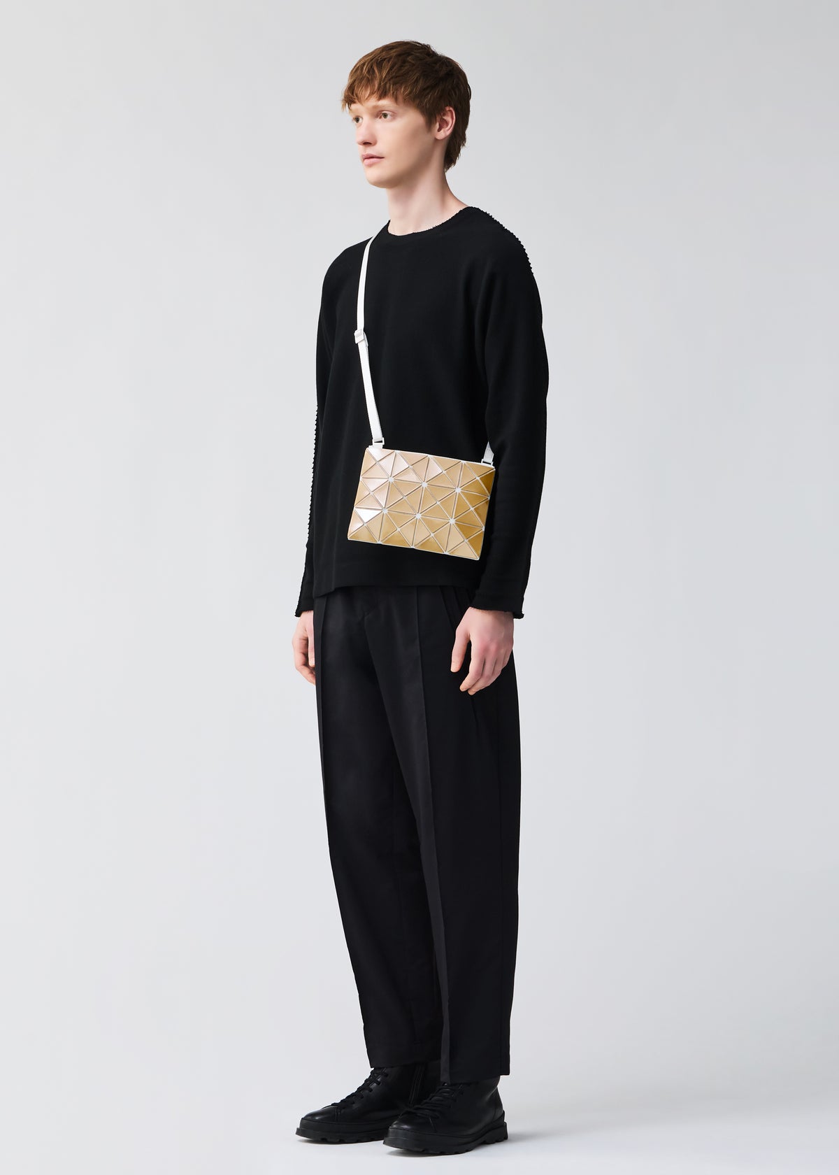 LUCENT METALLIC、バッグ&財布_ショルダーバッグ、着用画像2