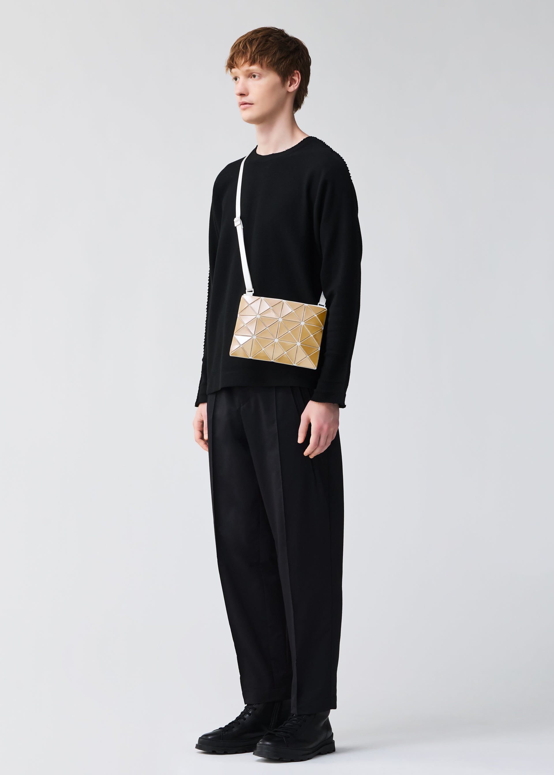 LUCENT METALLIC、バッグ&財布_ショルダーバッグ、着用画像2