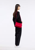 MOKKO FLAP POUCH、バッグ&財布_ショルダーバッグ、着用画像1