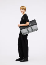 MOKKO TOTE MIX、バッグ&財布_トートバッグ、着用画像1