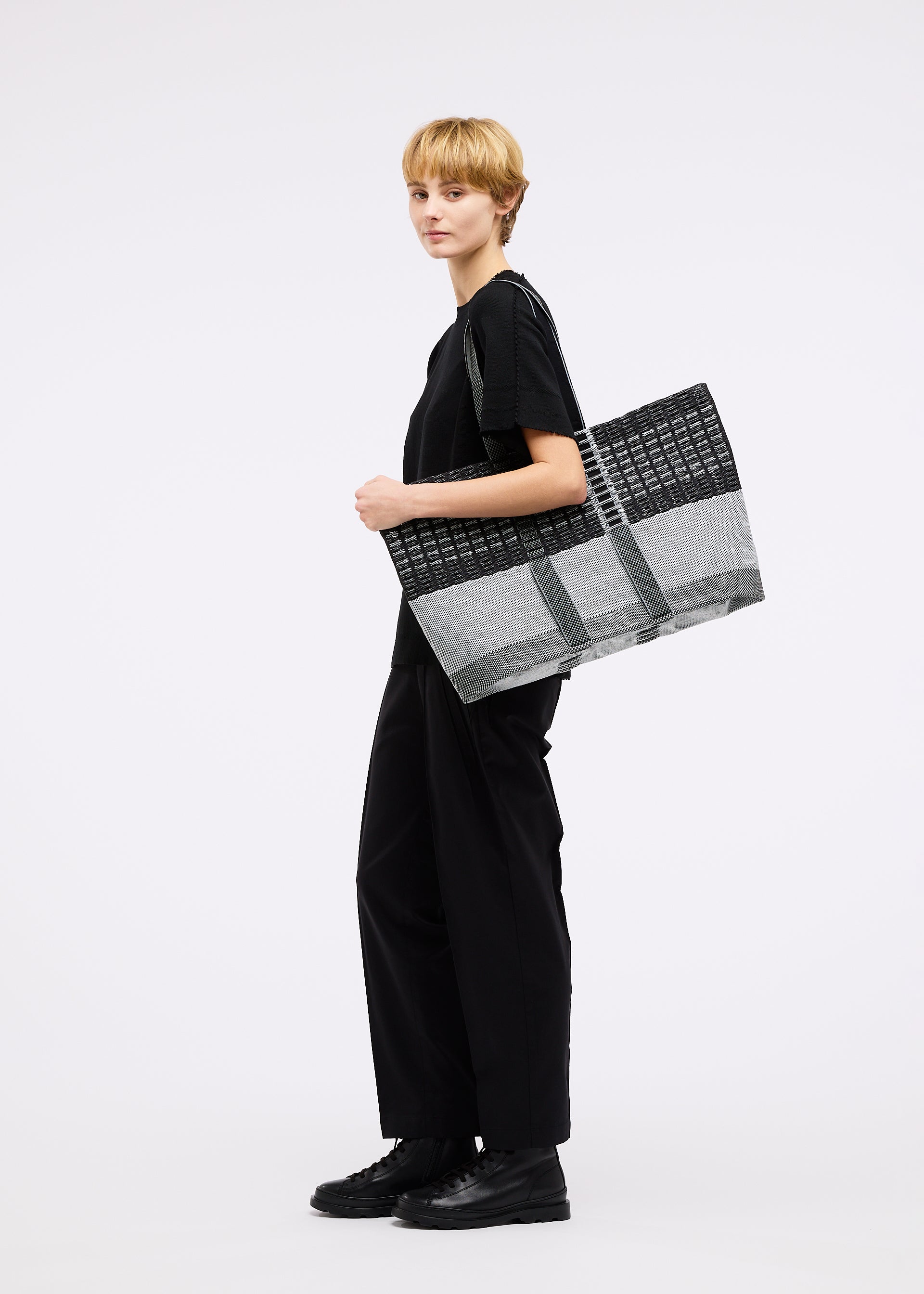 MOKKO TOTE MIX、バッグ&財布_トートバッグ、着用画像1