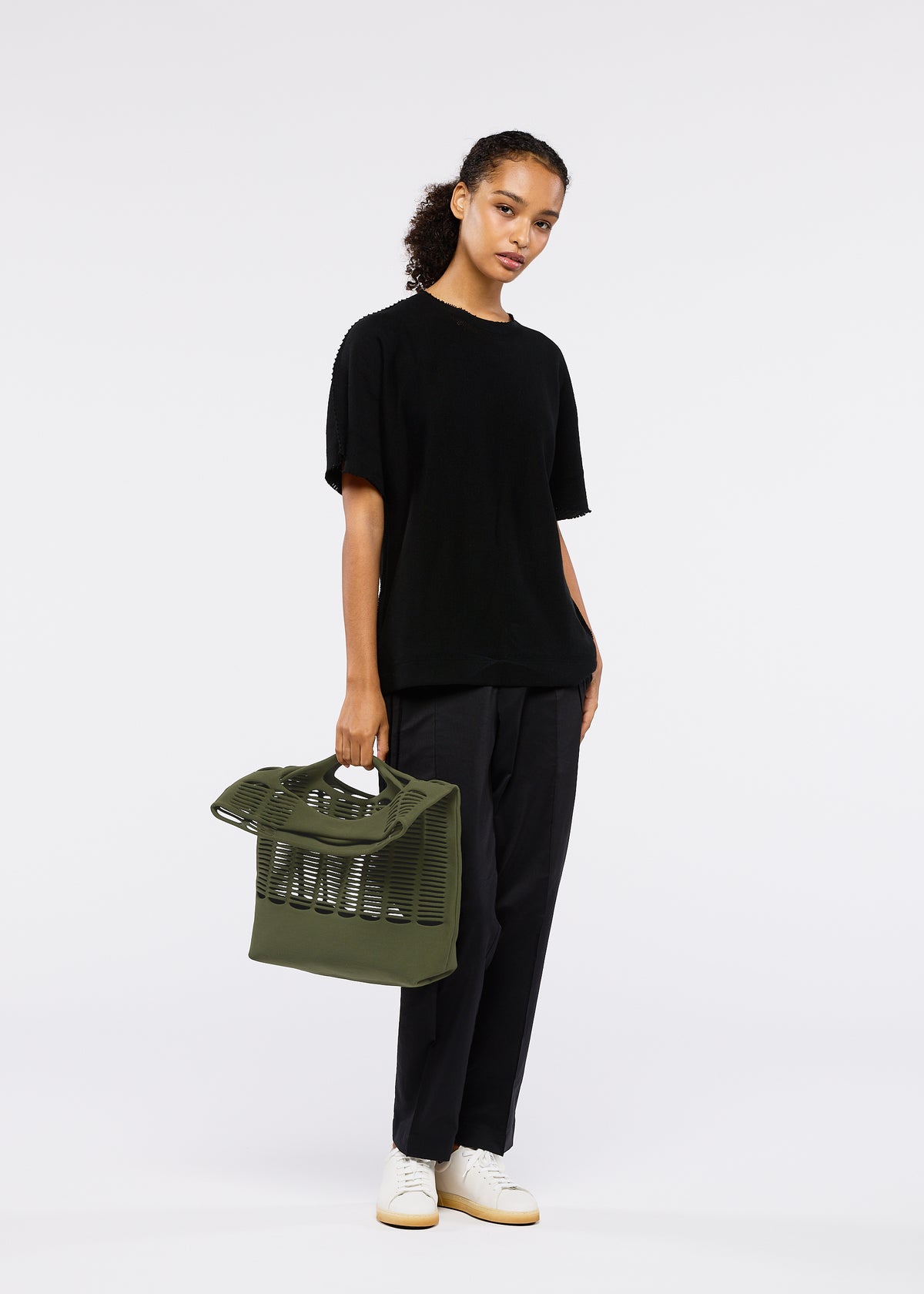 MOKKO TOWN SHOULDER、バッグ&財布_トートバッグ、着用画像1