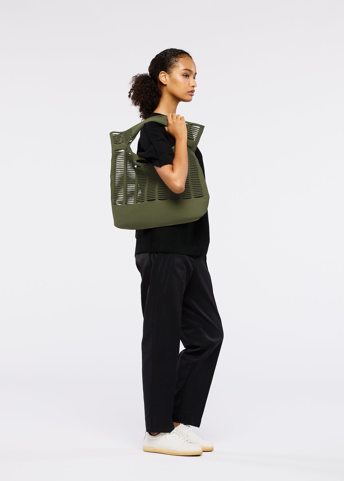 MOKKO TOWN SHOULDER、バッグ&財布_トートバッグ、着用画像3