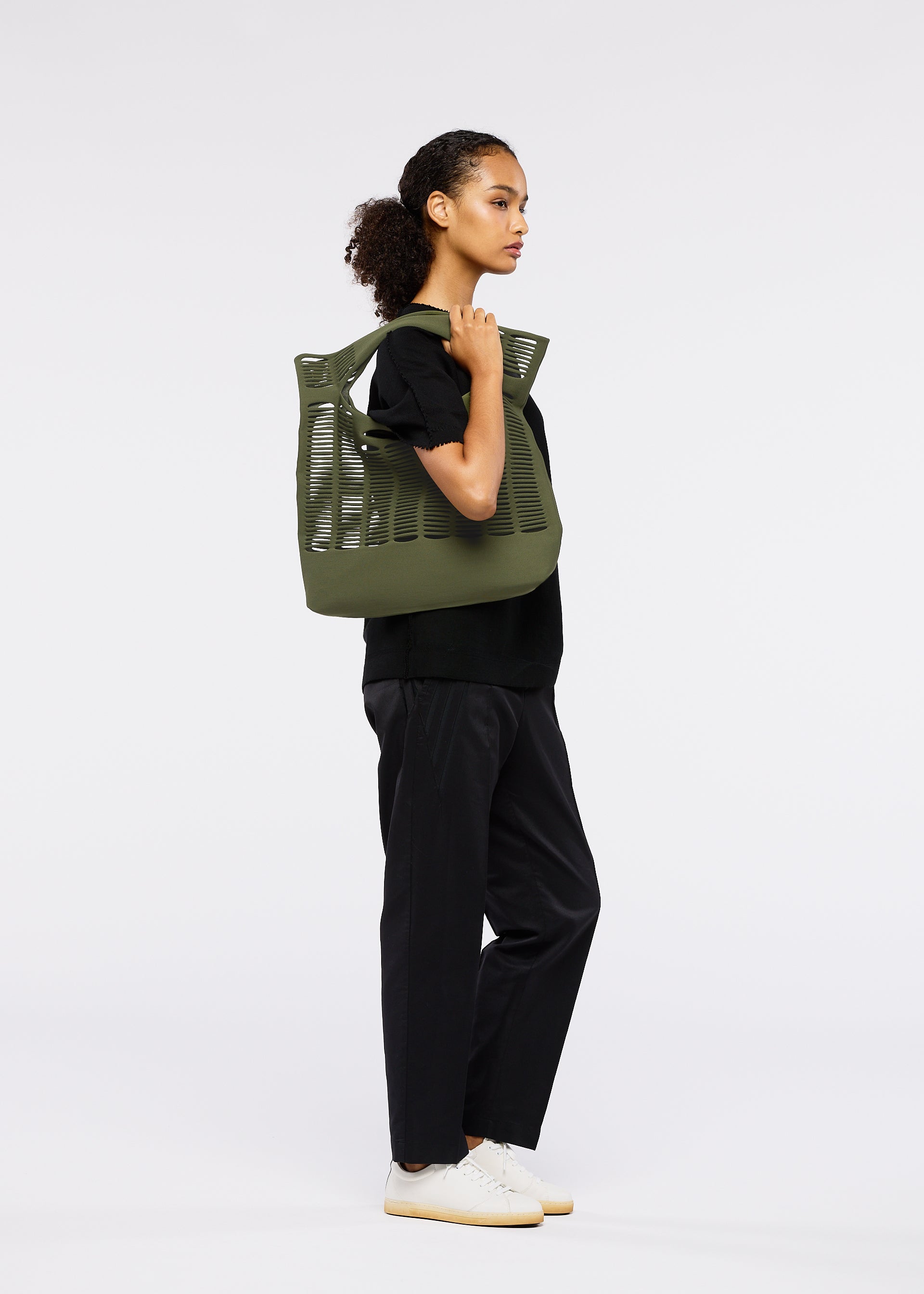 MOKKO TOWN SHOULDER、バッグ&財布_トートバッグ、着用画像3