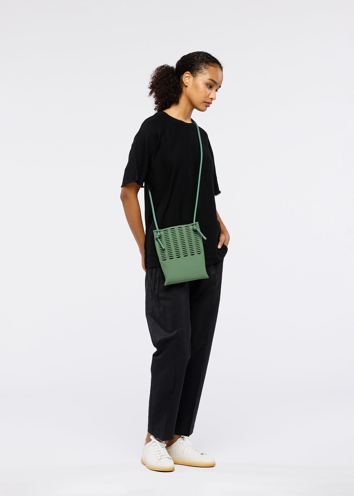 MOKKO KNAPSACK、バッグ&財布_ショルダーバッグ、着用画像1