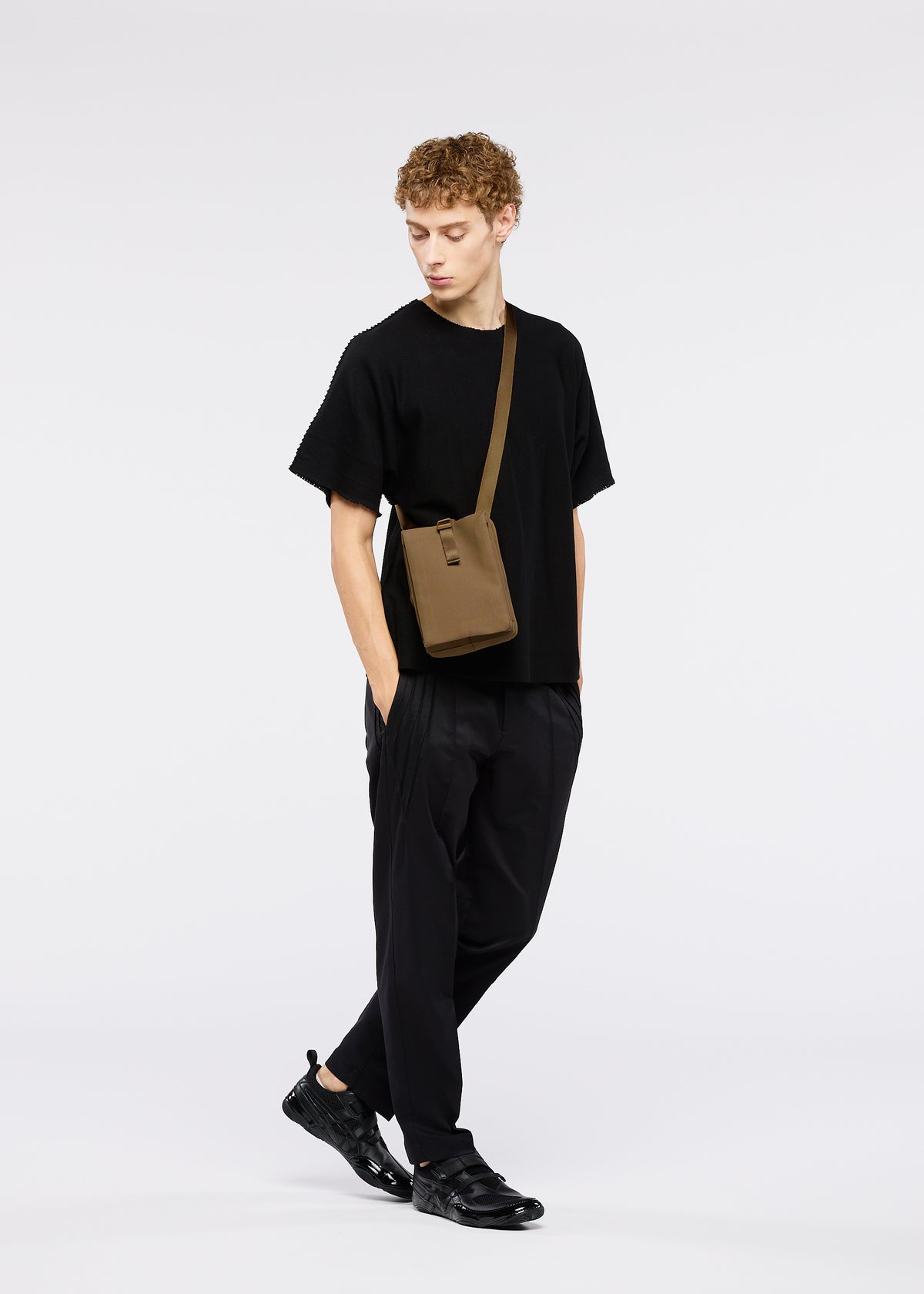 JABARA、バッグ&財布_ショルダーバッグ、着用画像2