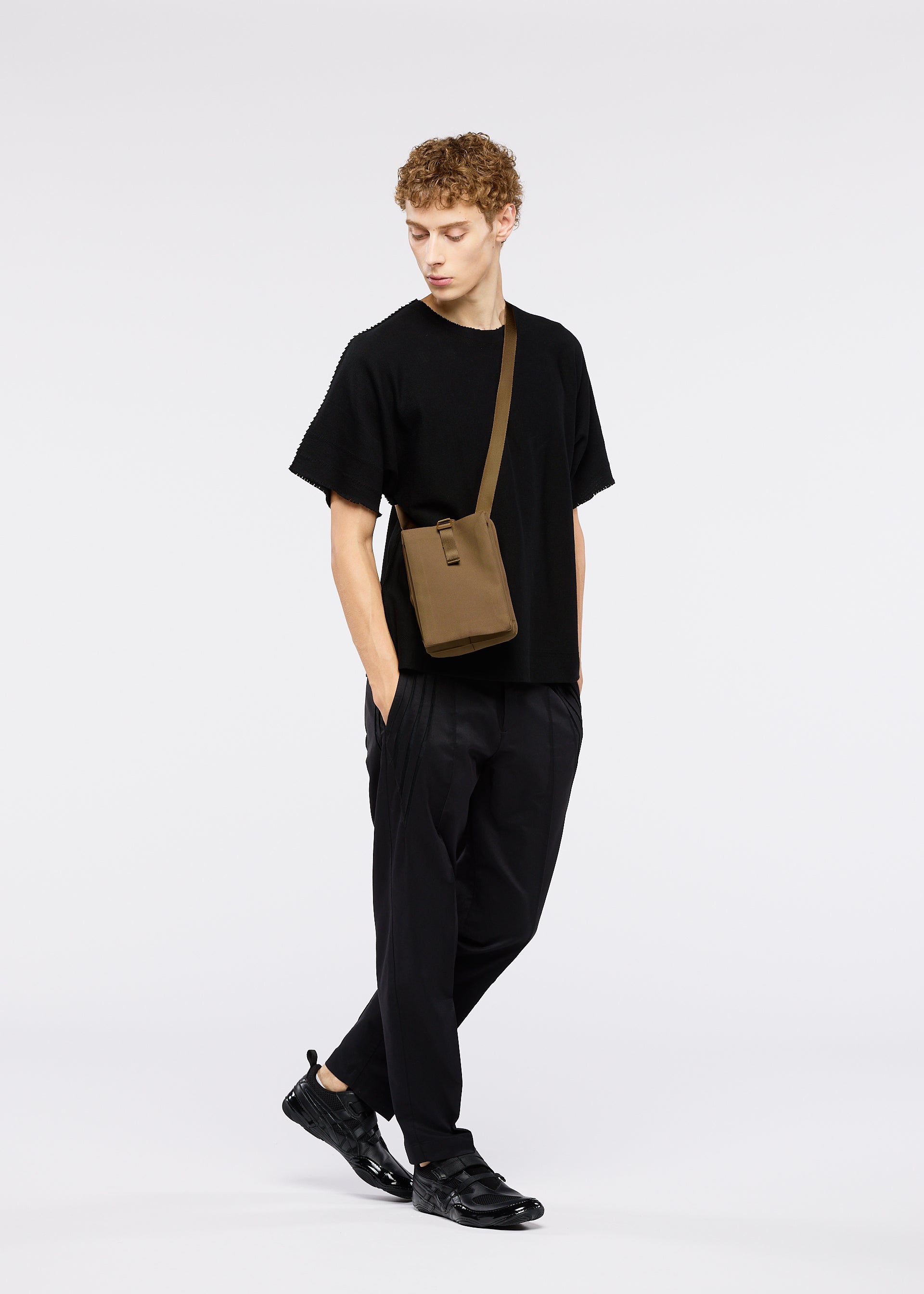 JABARA、バッグ&財布_ショルダーバッグ、着用画像2