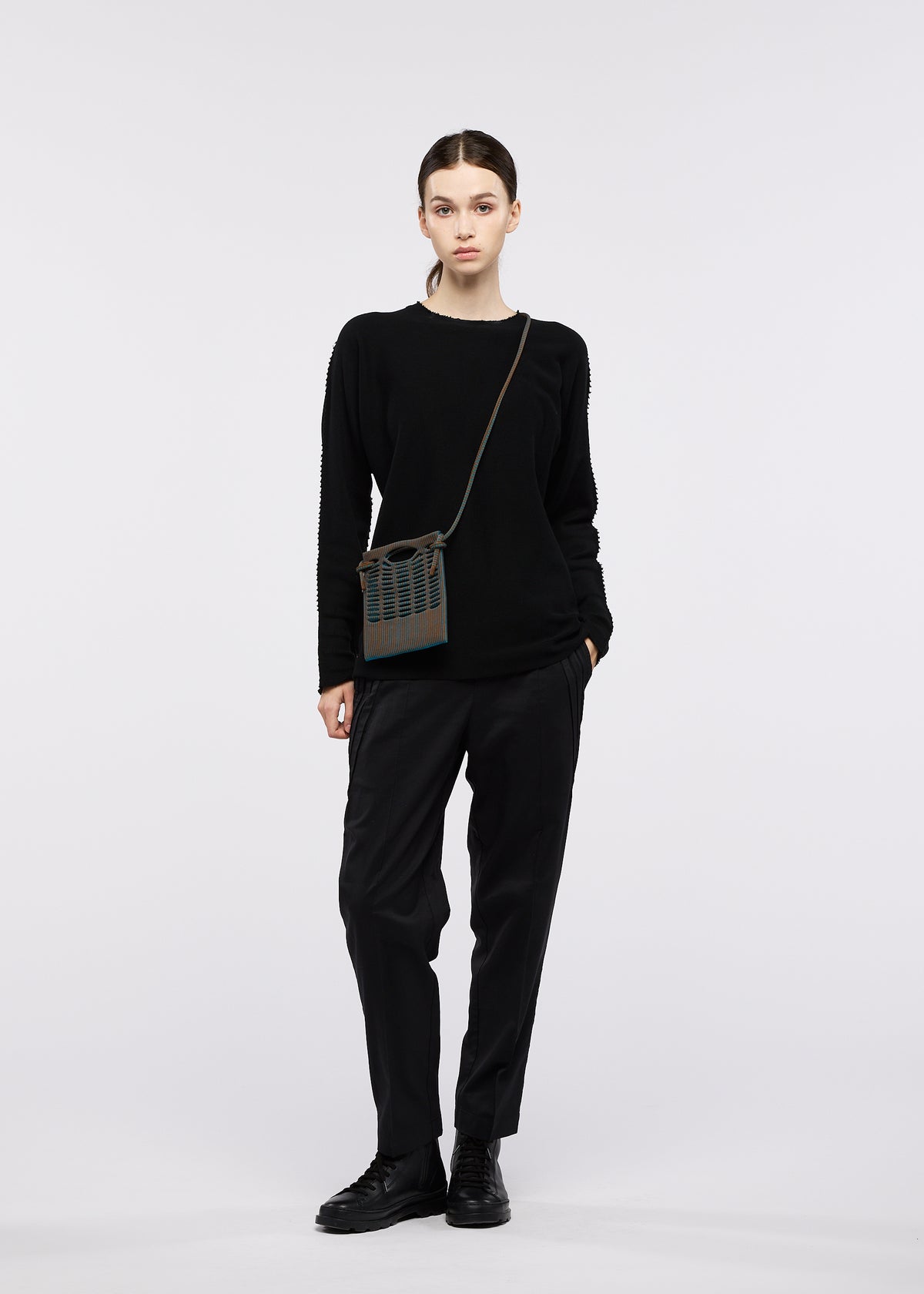 MOKKO WALE、バッグ&財布_ショルダーバッグ、着用画像1