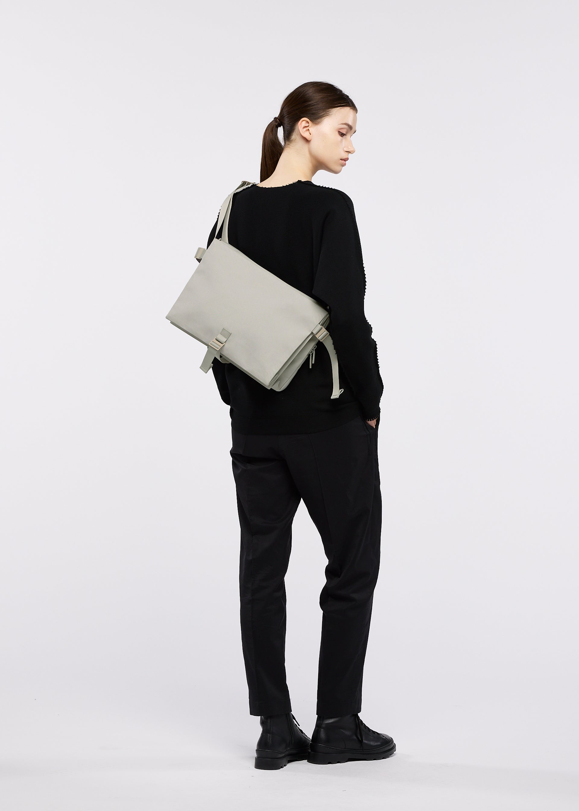 JABARA、バッグ&財布_ショルダーバッグ、着用画像1