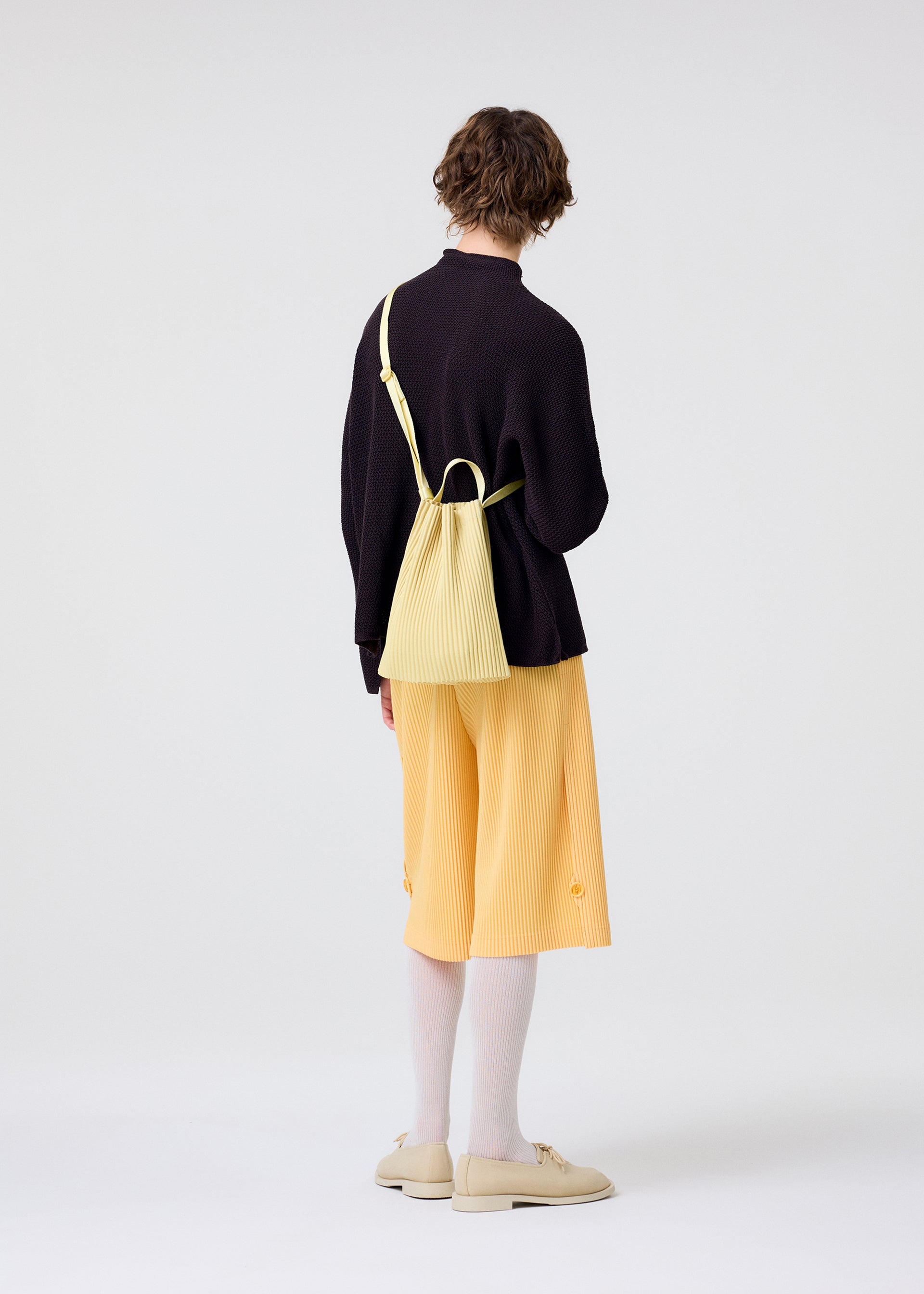 DRAWSTRING PLEATS BAG、バッグ&財布_ショルダーバッグ、着用画像1
