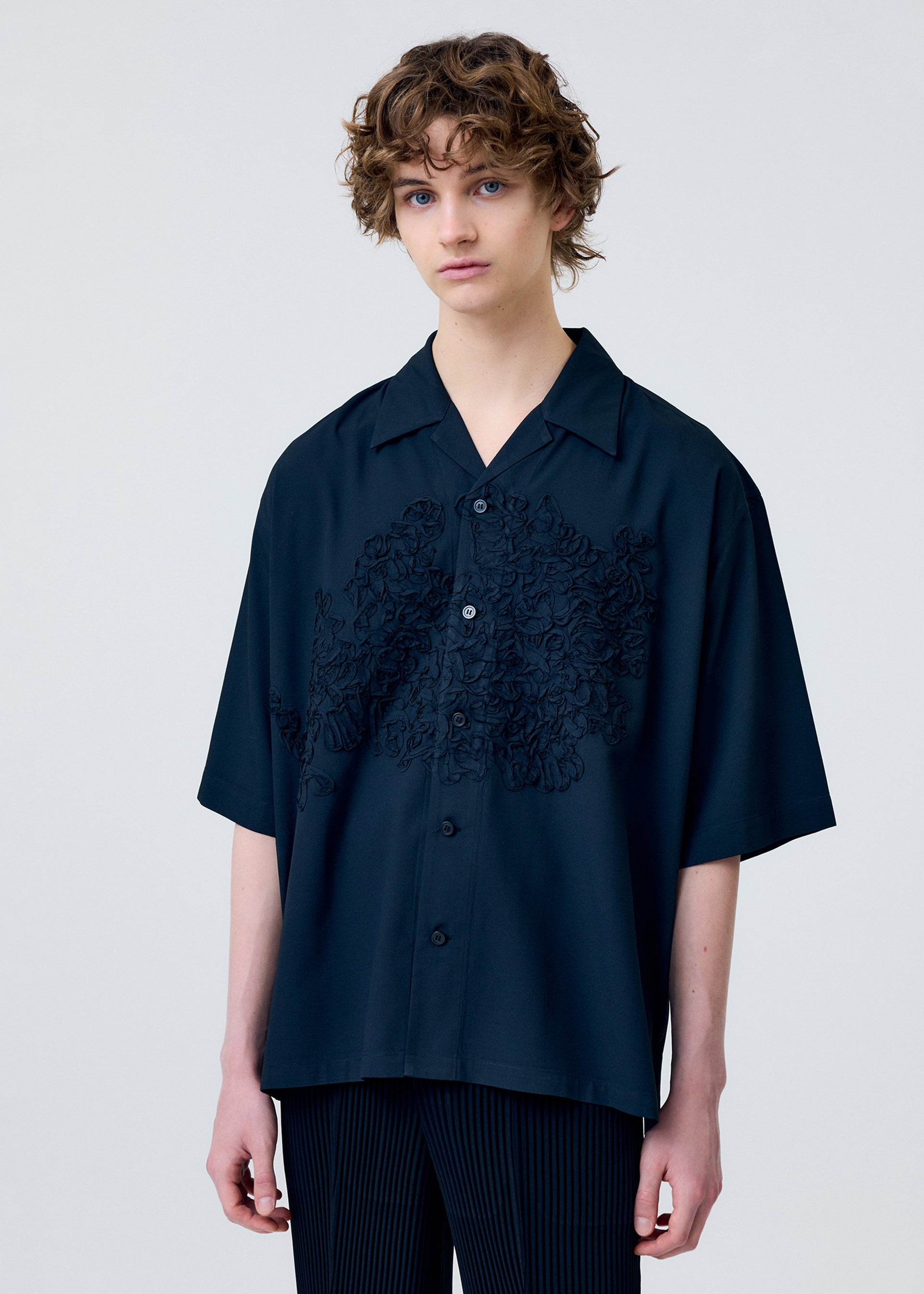 EMBROIDERY PRESS SHIRT、メンズ_トップス_シャツ、着用画像3