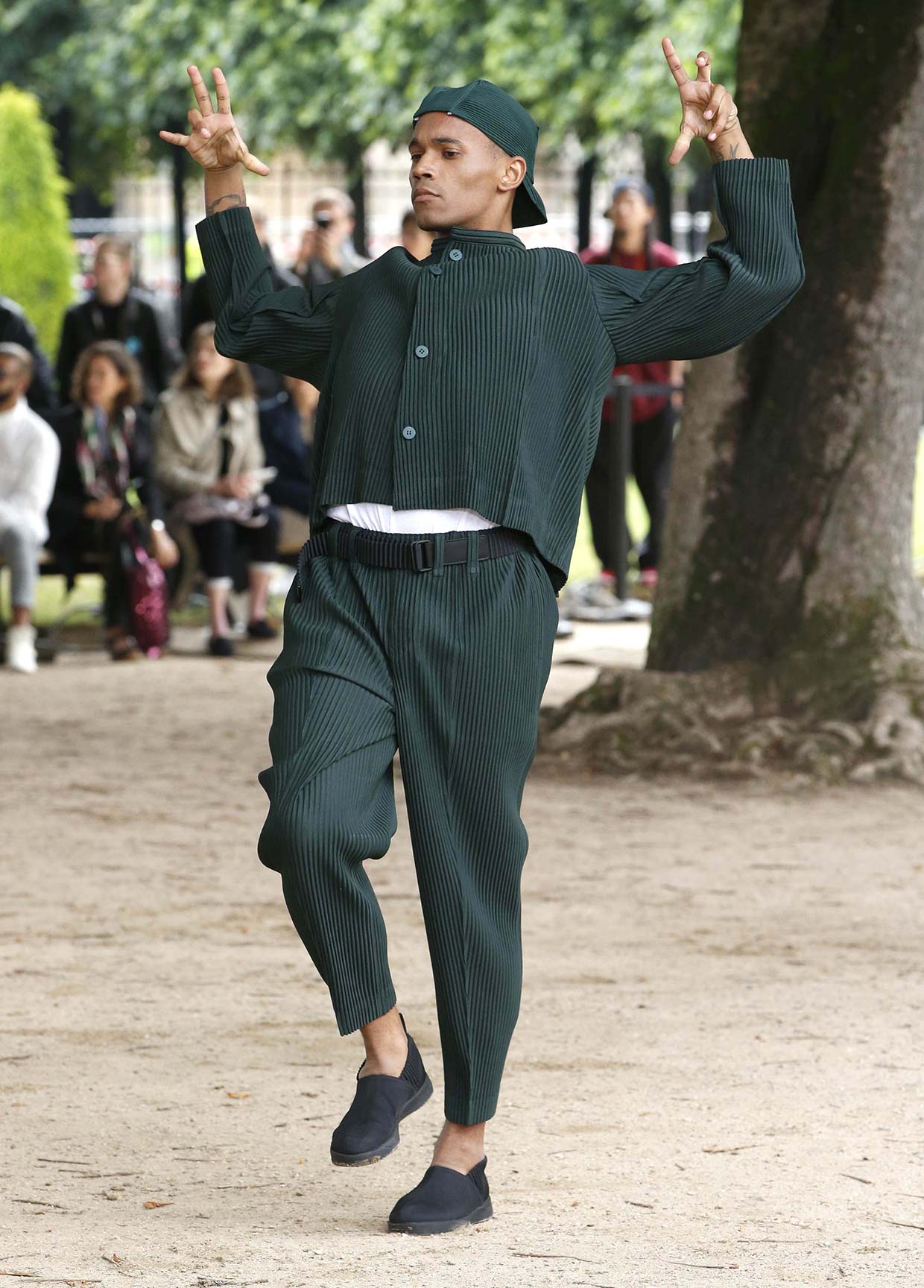 HOMME PLISSÉ ISSEY MIYAKE SPRING SUMMER 2020 コレクション 18