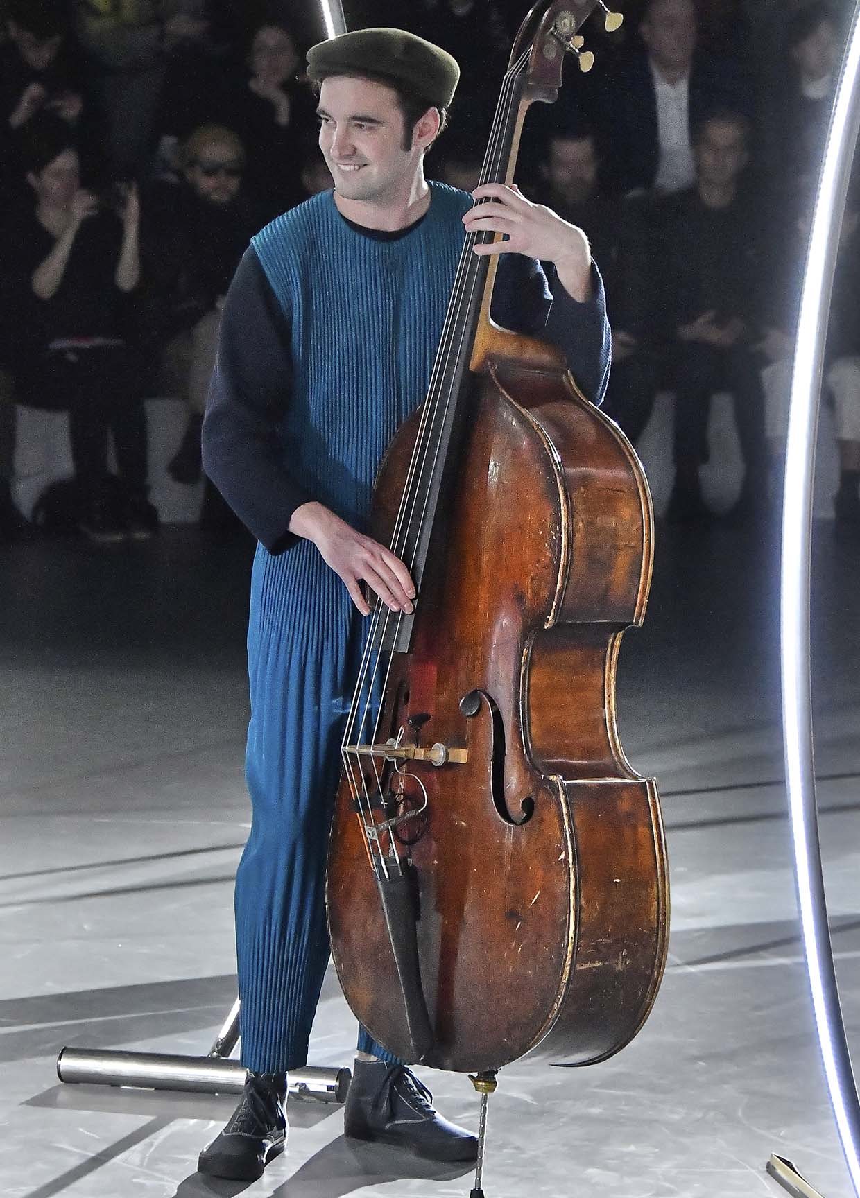 HOMME PLISSÉ ISSEY MIYAKE AUTUMN WINTER 20/21 コレクション24