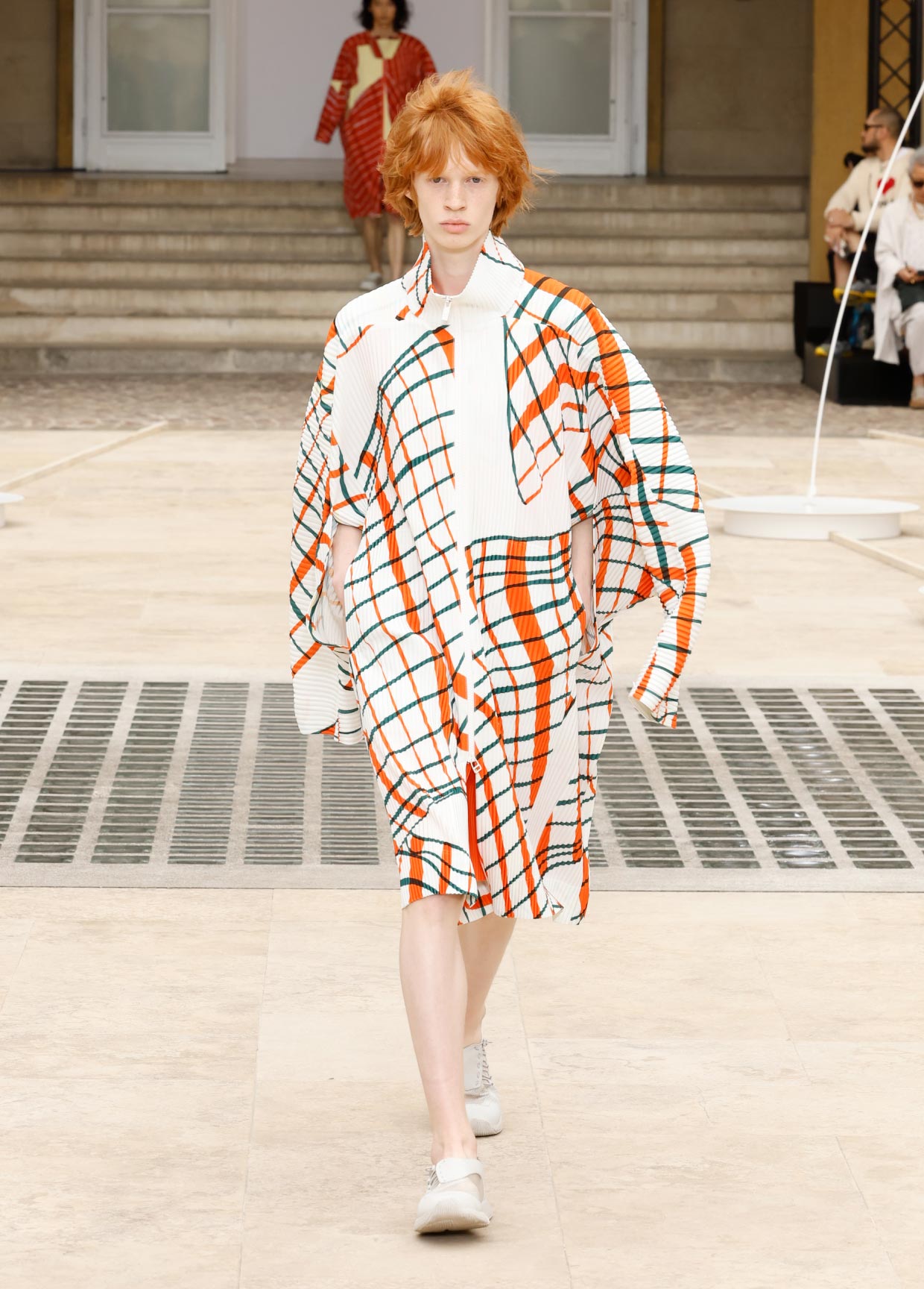HOMME PLISSÉ ISSEY MIYAKE SPRING SUMMER 2025 コレクション 01