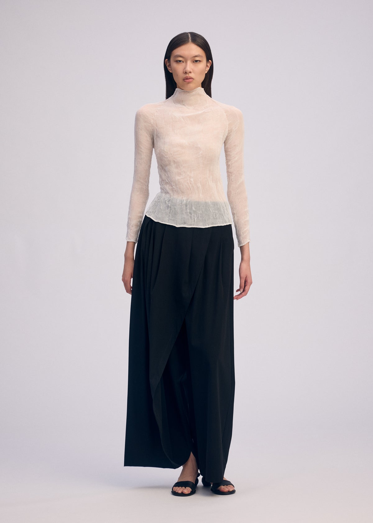 CHIFFON TWIST BK/WT-66、ウィメンズ_トップス_トップ、着用画像1